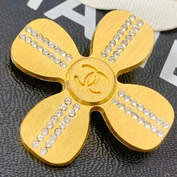 CHANEL CC Logo Rhinestone Clover Cross Brooch Gold Tone Pin 01C Auth #6597